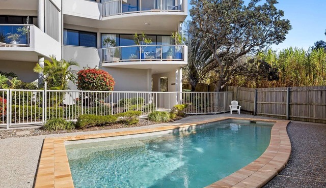Pristine 2-Bed Apartment with Pool and Balcony