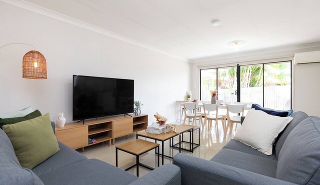 Private Acacia Ridge 1BR | Kitchen & Access | 6BS1 in Acacia Ridge