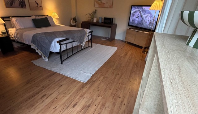 Private and Cozy Guest Flat in Central Dianella