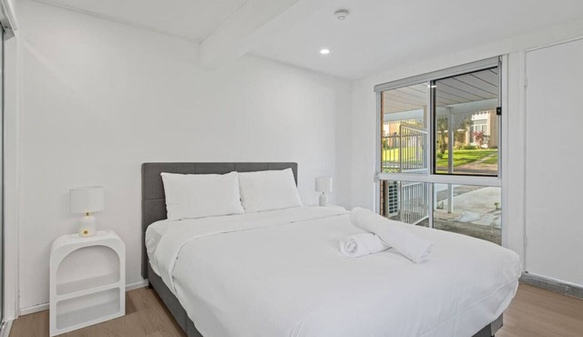Private bed Suite Near Garden City with Kitchen
