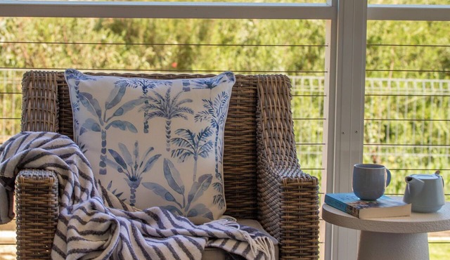 Private Coastal Bungalow on Quiet Estate with Ocean and Sunset Views in Sellicks Beach