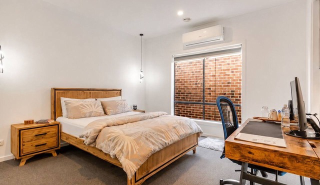 Private master bedroom + attached ensuite bathroom in a welcoming shared home