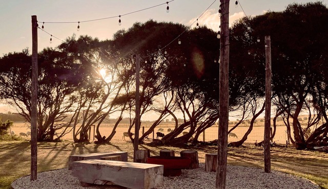 Private Micro-Resort | Sleeps 23 | Walk to Beach