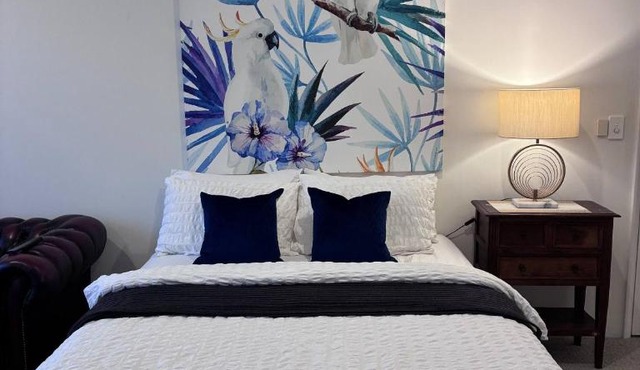Private Room, Private Bathroom and Courtyard in Perth