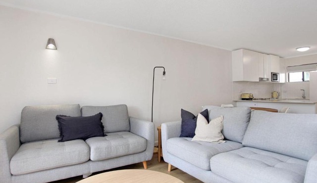 Providence 5 - Beachside 2 Bedroom Apartment in Hawks Nest