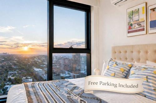 Puddings Home Stunning City Views Luxury 3BR Box Hill Skyone