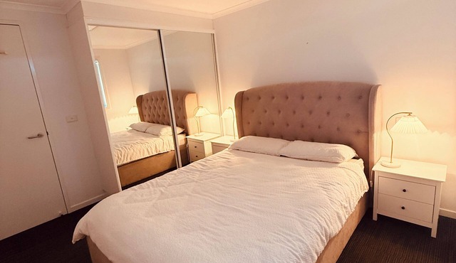 Queen bed room.