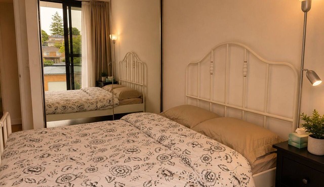 Quiet 4BR Townhouse 2.5 Baths Near Sydney Airport, CBD & Beaches Free Parking in Botany