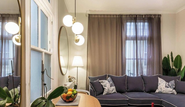 Quiet Art Deco 2BR Retreat in the Heart of Potts Point in Potts Point