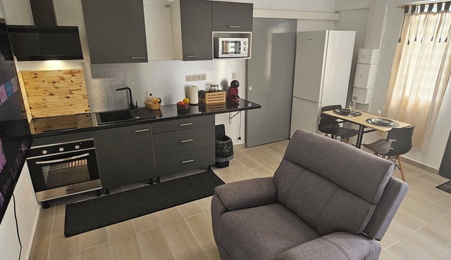 Quiet, comfortable studio 1 min from downtown in Saint-Laurent-du-Maroni