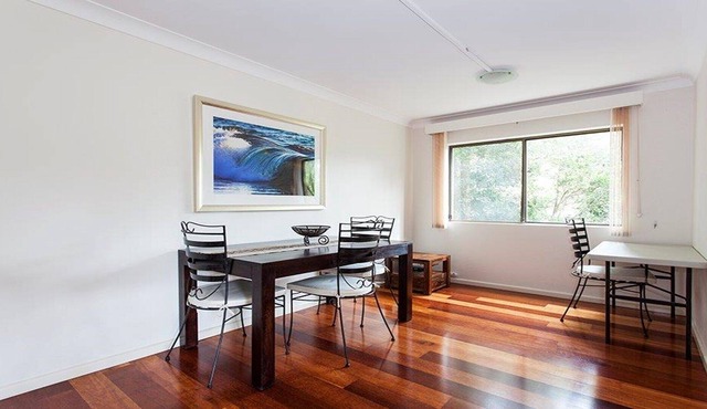RAND2 - 2 BR Unit, Lush Tropical Garden Outlook in Randwick