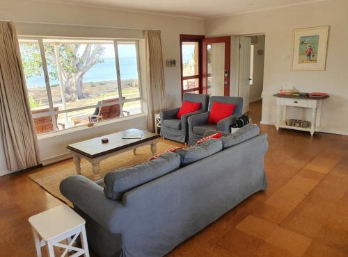 Ratcliff Cottage in Pelican Lagoon