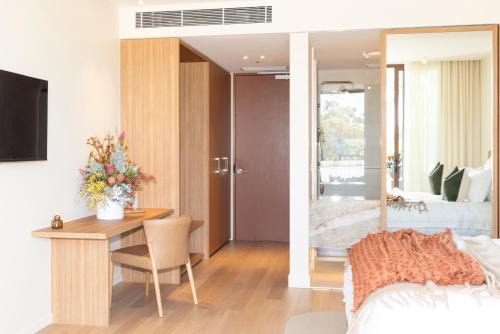 Reflections at Rich River in Moama