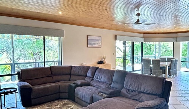 Retreat on Estuary ! Huge waterfront residence for large groups to enjoy