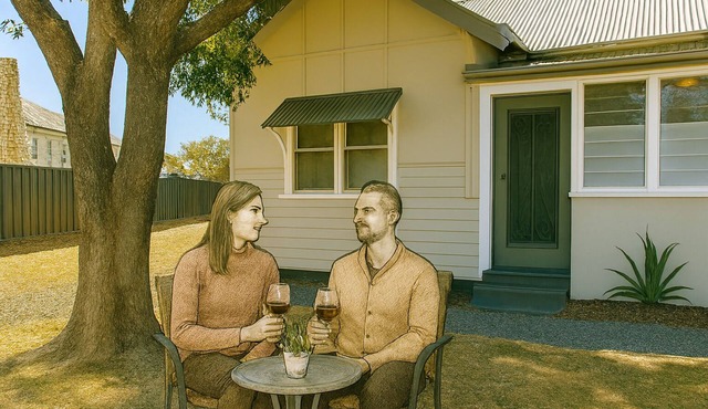 Retro house near Grampians with office+Netflix