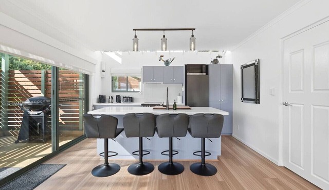Riverview Townhouse Retreat