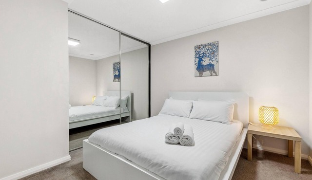 Rockingham Relaxed Apt | Fast Wi-fi + Free Parking - 2 Bed 2 Bath Standard