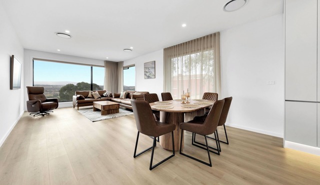 Romantic Mountain View with Lakeside living in Wallan