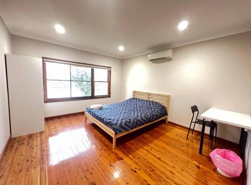 Room 00