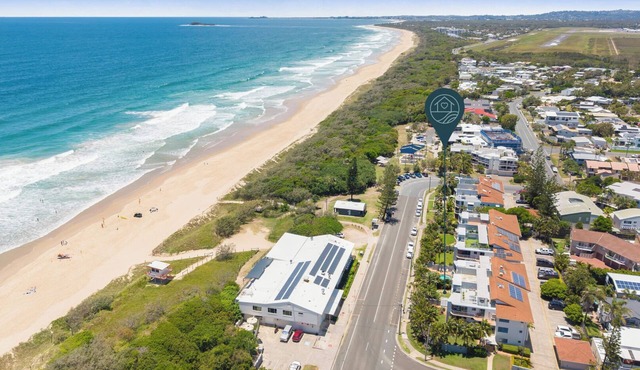 Salad Days - Beachfront and Pet Friendly with Private Garden