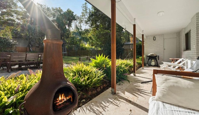 Salt and Stone Modern Pearl Beach Stay 2 Mins to Ocean in Pearl Beach