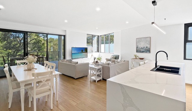 Scenic Batemans Bay Stay Near Golf Course