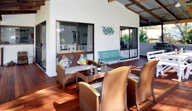 Sea Breeze Berrara Beach House