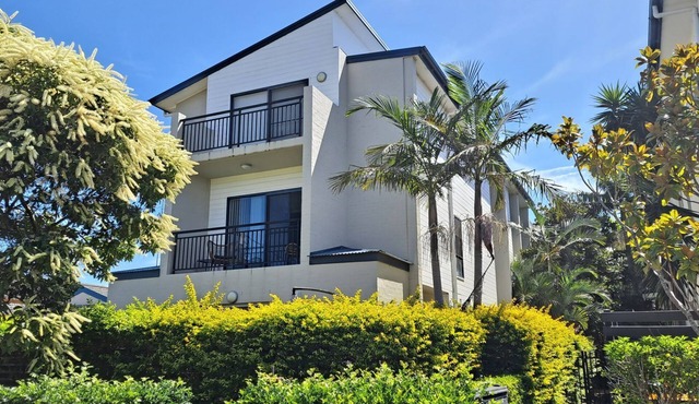 Seachange 5 -If your ready to embrace the seachange lifestyle of Tuncurry, this apartment is for you