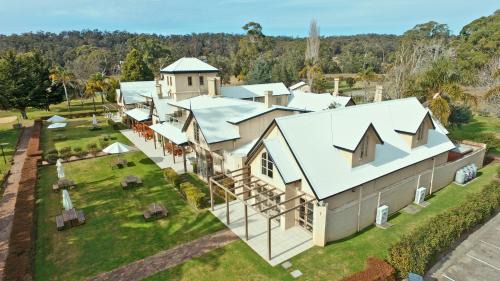 Seahorse Inn Hotel & Villas