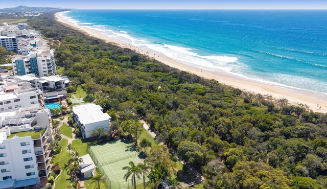 Seashells - Beachfront 3bedroom Home with Resort Facilities