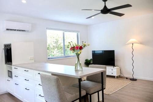Secluded Cottage with Private Patio in Peachester