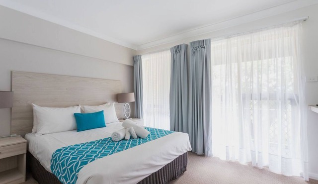 Self-Contained Beachside Apartments with outdoor pool, BBQ, Games & Play Areas in West Busselton