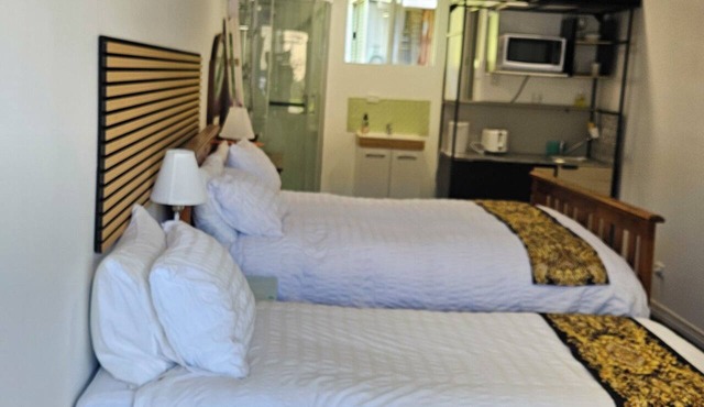 Self contained rooms in a relaxing farm, lots of views. Pet-friendly in Illinbah