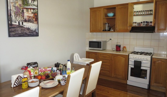 Semaphore Sea Breeze-Family Beach/Pool Holiday. 450m to Beach. 20 min to airport in Semaphore