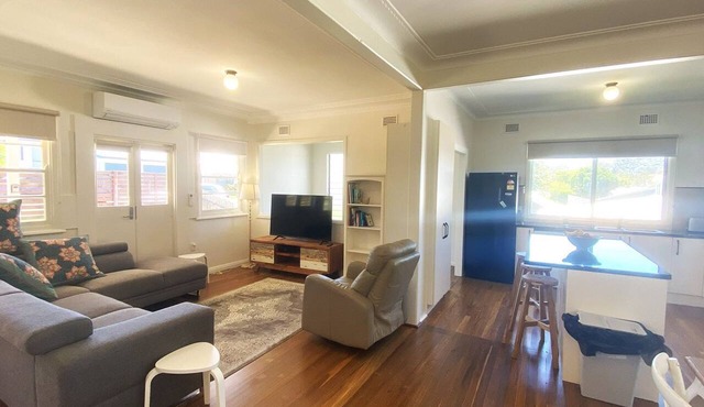 Serene Coastal Gem Perfect For Families