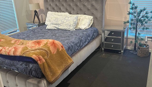 Serene Guest Room Retreat in Caloundra West