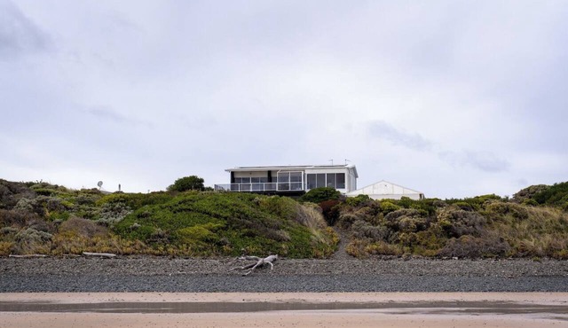 Shack Vibes, Direct Beach Access in Low Head