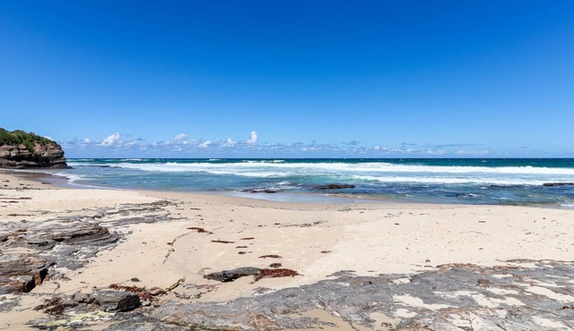 Silversands Beach House in Berrara
