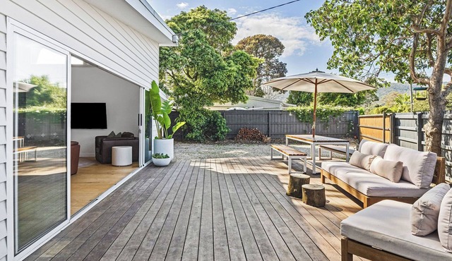 Skylit Coastal Retreat in a Quiet Enclave in Rosebud