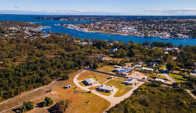 Slow down and enjoy island life at Le Grand Villa 2 in Raymond Island