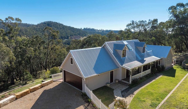 SnowGums - Peaceful Retreat - 4Bed, 3Bath &Firepit in Canobolas