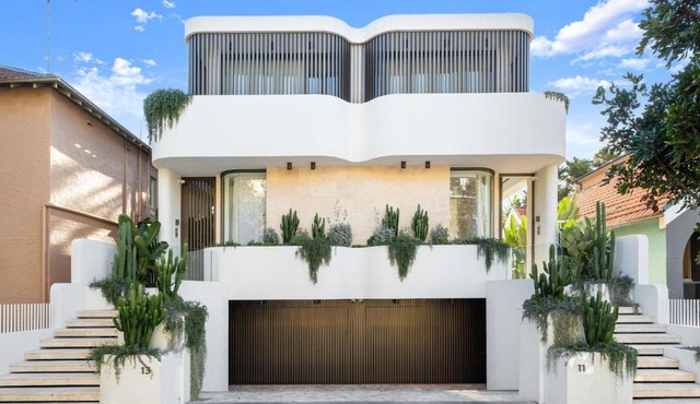 Sol Coastal Luxury in Bondi Beach