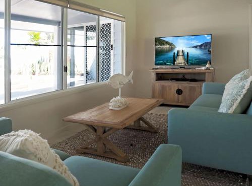 Solace Dream Beachfront Escape in South Mission Beach