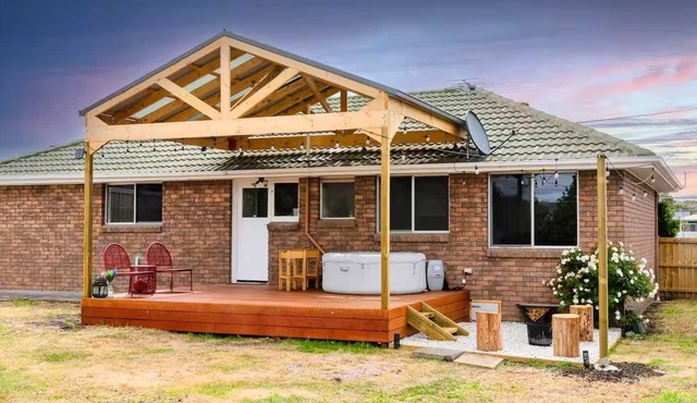 Sorell Spa Retreat near Hobart Airport