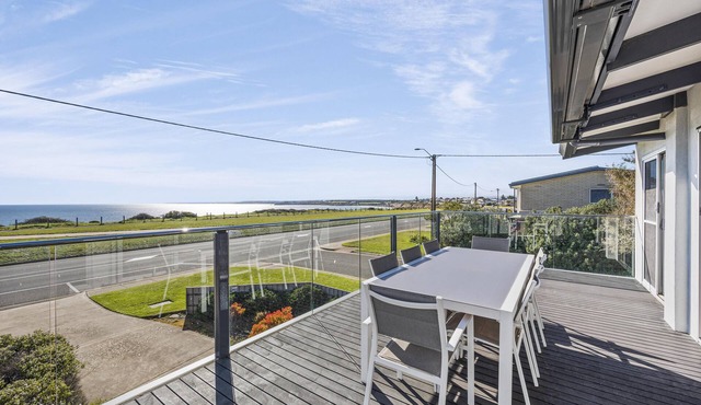 Sorrento ~ Aldinga Beach - Stylish Seafront Home with Stunning Sea Views between Aldinga Port Willunga