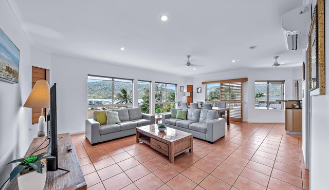 Spa Haven 17A in Airlie Beach