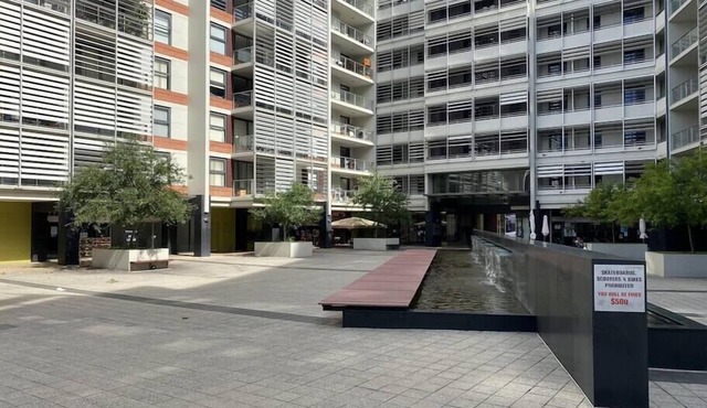 Spacious 1 bedroom apartment with internal parking, pool and gym in Ultimo