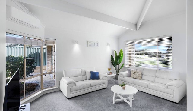 Spacious 4BR | Beach Walk + Family Space in Perth