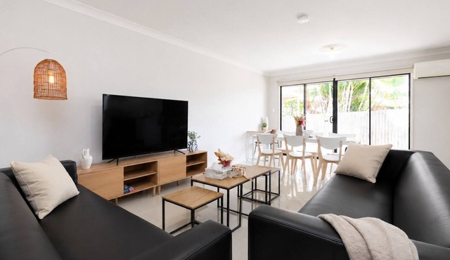Spacious Acacia Ridge 3BR | Easy Access | 6AS3 in Acacia Ridge