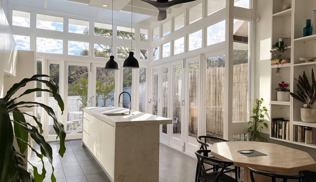 Spacious Charming Balmain Cottage | Village Lifestyle, 12min to CBD!